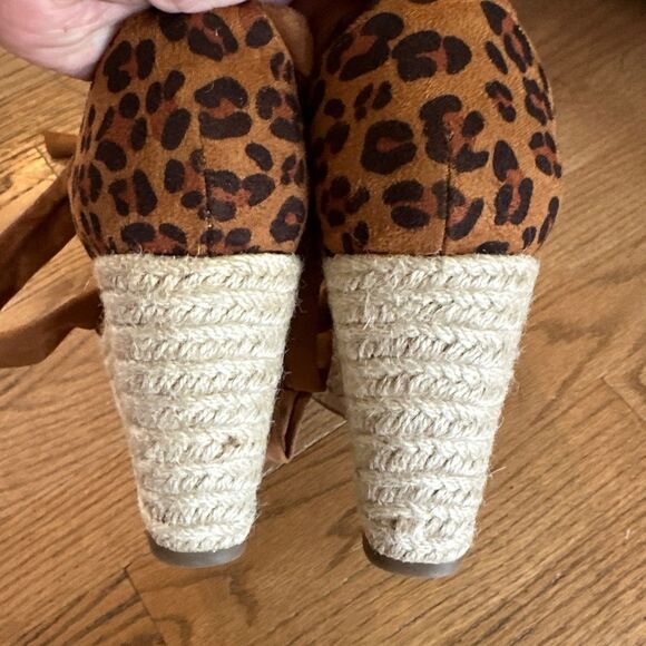Animal Print Wrap Sandals Wedge Size 8 - Picture 2 of 6